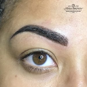Técnica mixta de microblading y micropigmentación